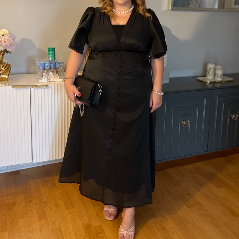 Black buttoned dress